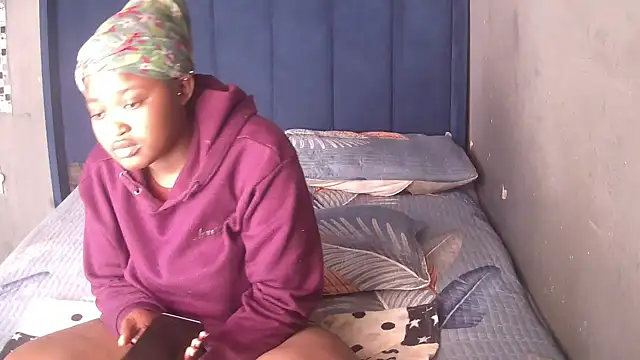Snapshot of SexyShybarbie chatting on 07-30-26, 07:18 SexyShybarbie online show from 07-30-26, 07:18
