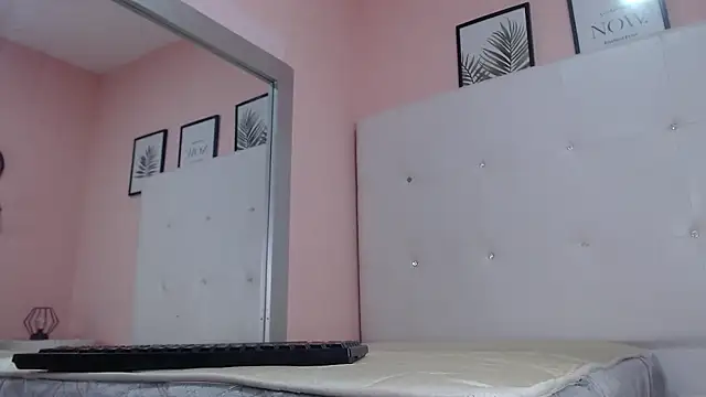 willow smitt online show from 09-30-25, 12:43