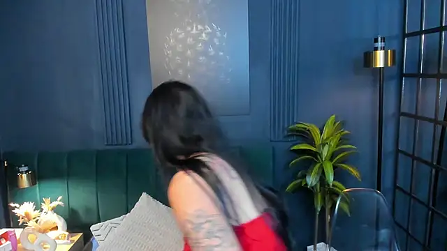 Snapshot of roxy_hell chatting on 02-14-26, 12:24 roxy hell online show from 02-14-26, 12:24