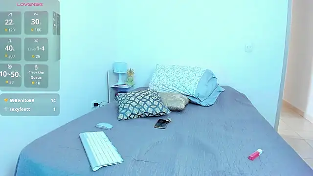 Snapshot of roxy_hell chatting on 02-25-26, 09:57 roxy hell online show from 02-25-26, 09:57