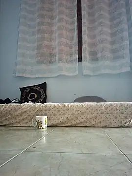 Snapshot of alexandraa12 chatting on 09-15-25, 05:40 alexandraa12 online show from 09-15-25, 05:40