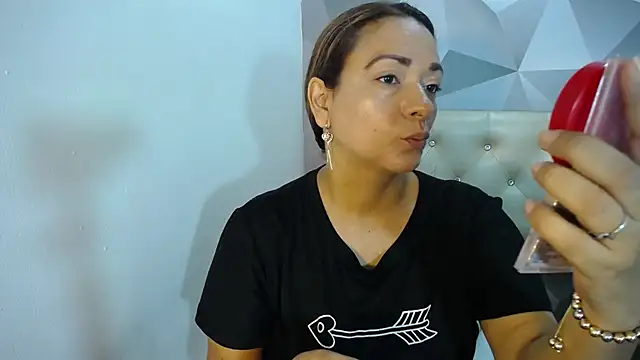 Milf-Prettyboobs online show from 11-05-25, 11:10