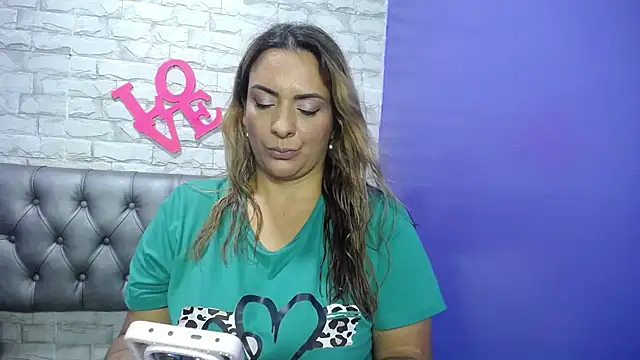 Milf-Prettyboobs online show from 05-08-26, 05:29