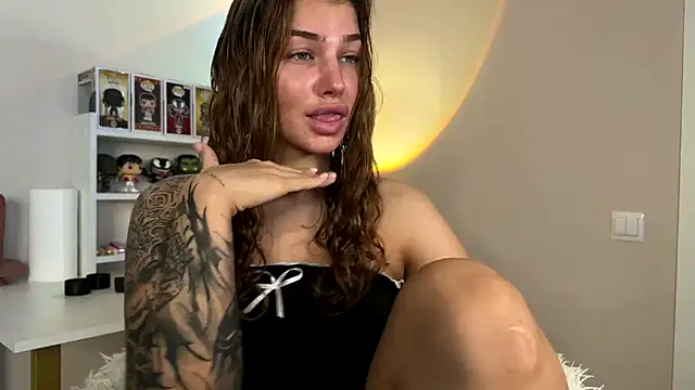 Snapshot of Anna_Six chatting on 10-05-25, 01:37 Anna Six online show from 10-05-25, 01:37