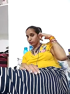 Hotty-Nidhi online show from 03-09-25, 03:05