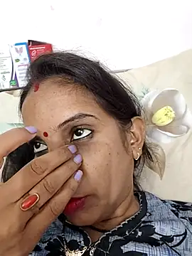 Hotty-Nidhi online show from 10-08-25, 03:09