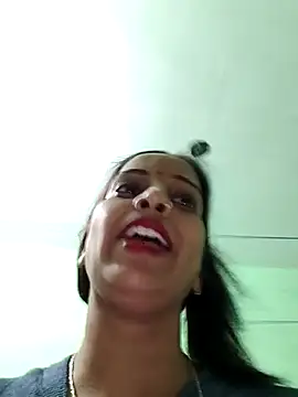 Snapshot of Hotty-Nidhi chatting on 02-18-26, 03:19 Hotty-Nidhi online show from 02-18-26, 03:19