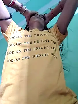 Snapshot of Hotty-Nidhi chatting on 02-21-26, 03:07 Hotty-Nidhi online show from 02-21-26, 03:07