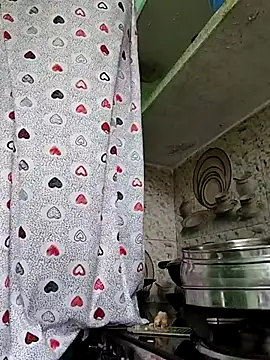 Snapshot of Hotty-Nidhi chatting on 02-23-26, 04:32 Hotty-Nidhi online show from 02-23-26, 04:32