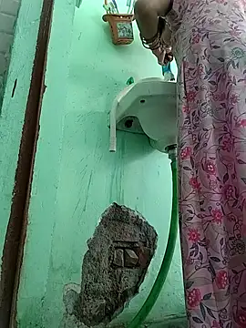 Snapshot of Hotty-Nidhi chatting on 03-01-26, 02:46 Hotty-Nidhi online show from 03-01-26, 02:46