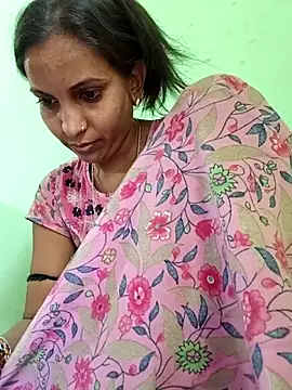 Snapshot of Hotty-Nidhi chatting on 03-05-26, 04:52 Hotty-Nidhi online show from 03-05-26, 04:52