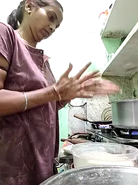 Snapshot of Hotty-Nidhi chatting on 03-14-26, 04:12 Hotty-Nidhi online show from 03-14-26, 04:12