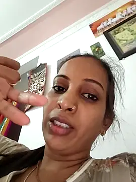 Hotty-Nidhi online show from 04-13-26, 05:24