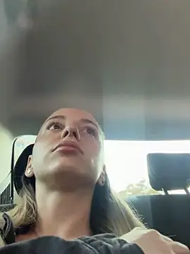 AlexisWhit online show from 10-18-25, 07:31