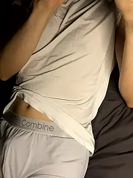 Snapshot of haeeung chatting on 11-04-25, 11:31 haeeung online show from 11-04-25, 11:31