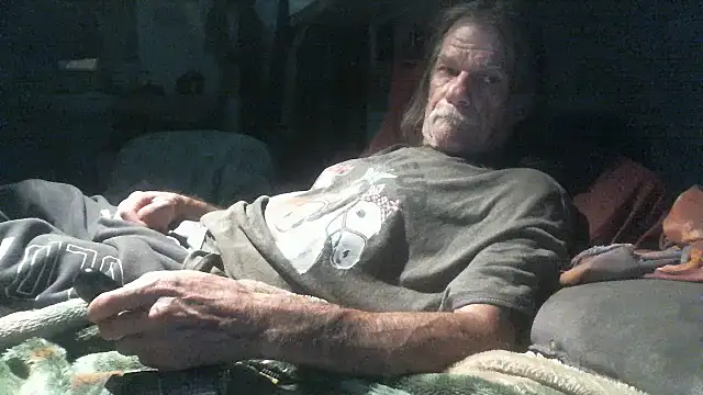 Snapshot of hahard1onestill chatting on 05-10-26, 07:13 hahard1onestill online show from 05-10-26, 07:13