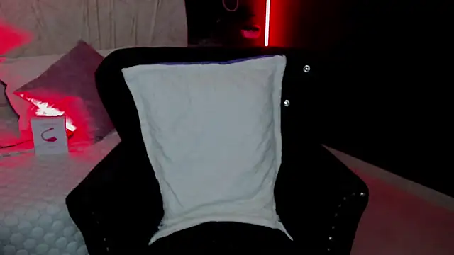 Snapshot of Lilith_Thompson chatting on 03-13-25, 03:39 Lilith Thompson online show from 03-13-25, 03:39