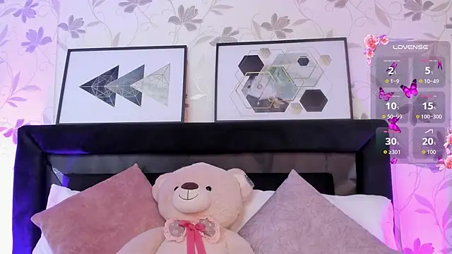 Snapshot of Lilith_Thompson chatting on 09-21-25, 09:16 Lilith Thompson online show from 09-21-25, 09:16