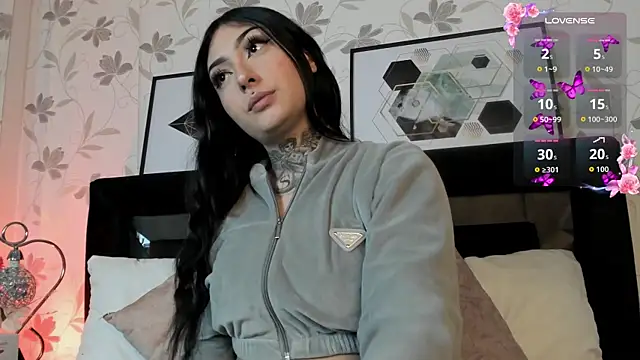 Snapshot of Lilith_Thompson chatting on 09-26-25, 04:05 Lilith Thompson online show from 09-26-25, 04:05