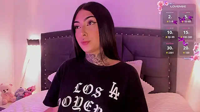 Snapshot of Lilith_Thompson chatting on 10-10-25, 05:06 Lilith Thompson online show from 10-10-25, 05:06