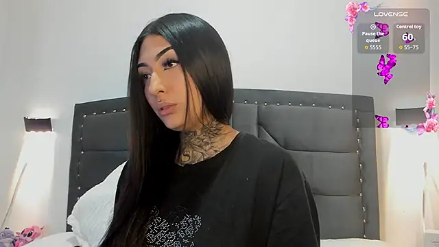 Snapshot of Lilith_Thompson chatting on 10-12-25, 05:06 Lilith Thompson online show from 10-12-25, 05:06