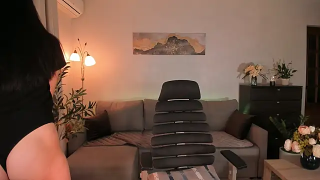 Viki Bellson online show from 09-11-25, 05:13