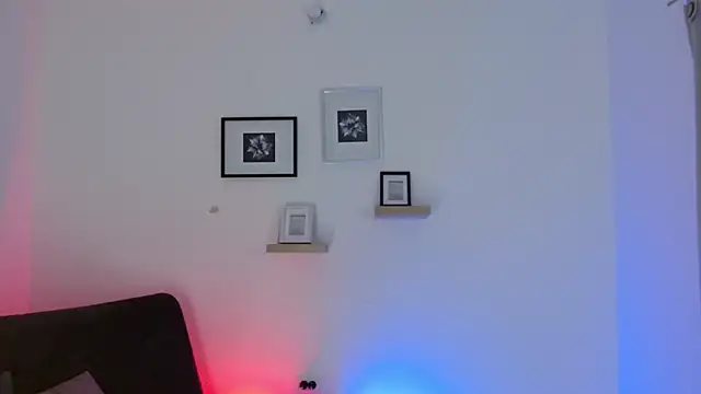 julian vogue online show from 03-13-25, 06:45