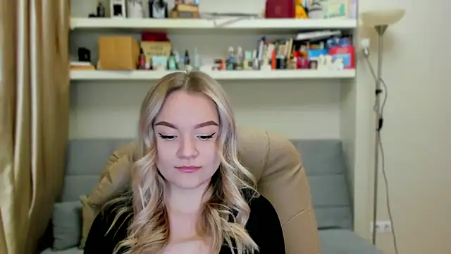 Snapshot of Kara_Smith_ chatting on 11-06-25, 11:59 Kara Smith online show from 11-06-25, 11:59