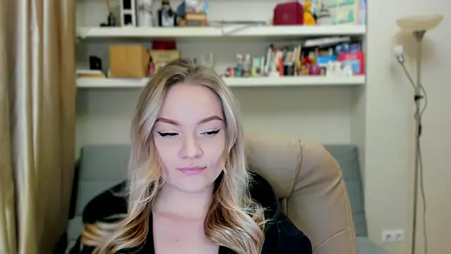 Snapshot of Kara_Smith_ chatting on 11-28-25, 11:40 Kara Smith online show from 11-28-25, 11:40