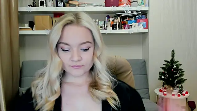 Snapshot of Kara_Smith_ chatting on 12-18-25, 12:49 Kara Smith online show from 12-18-25, 12:49