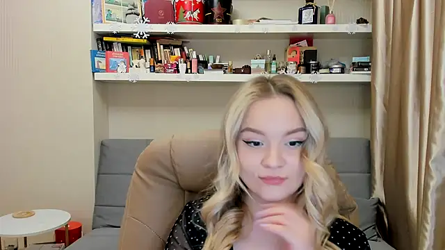 Snapshot of Kara_Smith_ chatting on 02-07-26, 11:30 Kara Smith online show from 02-07-26, 11:30