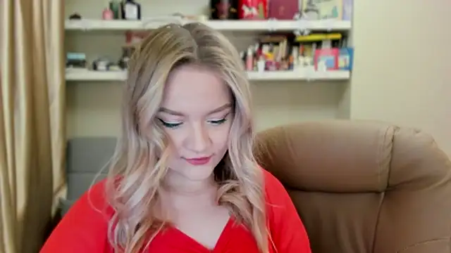 Snapshot of Kara_Smith_ chatting on 02-13-26, 11:45 Kara Smith online show from 02-13-26, 11:45