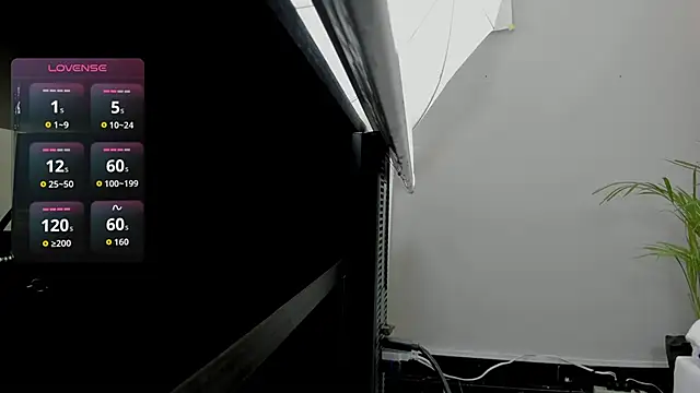 Snapshot of sarah_temptation chatting on 03-27-26, 09:36 sarah temptation online show from 03-27-26, 09:36