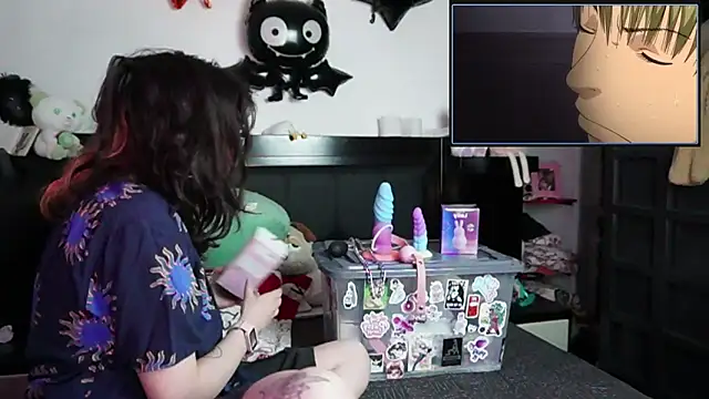 Snapshot of Devil_And_Princess chatting on 12-18-25, 01:22 Devil And Princess online show from 12-18-25, 01:22