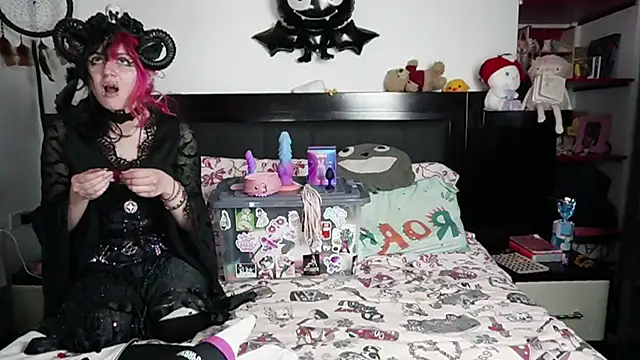 Snapshot of Devil_And_Princess chatting on 02-08-26, 02:26 Devil And Princess online show from 02-08-26, 02:26