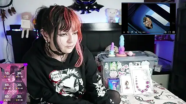 Snapshot of Devil_And_Princess chatting on 04-04-26, 02:21 Devil And Princess online show from 04-04-26, 02:21