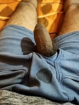 Snapshot of pmr1997 chatting on 10-20-25, 05:57 pmr1997 online show from 10-20-25, 05:57