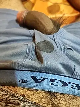 Snapshot of pmr1997 chatting on 10-24-25, 05:42 pmr1997 online show from 10-24-25, 05:42