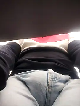 Snapshot of Andy-rtg chatting on 10-11-25, 04:27 Andy-rtg online show from 10-11-25, 04:27