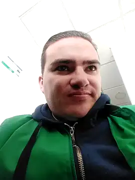 Snapshot of Andy-rtg chatting on 10-31-25, 03:57 Andy-rtg online show from 10-31-25, 03:57