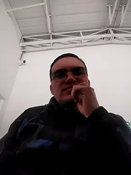 Snapshot of Andy-rtg chatting on 11-01-25, 03:58 Andy-rtg online show from 11-01-25, 03:58