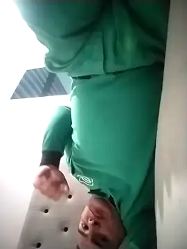 Snapshot of Andy-rtg chatting on 11-11-25, 01:49 Andy-rtg online show from 11-11-25, 01:49