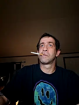 Snapshot of mayg chatting on 04-15-26, 04:52 mayg online show from 04-15-26, 04:52