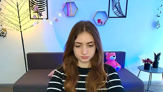 Snapshot of LilyHaart chatting on 03-11-25, 02:07 LilyHaart online show from 03-11-25, 02:07