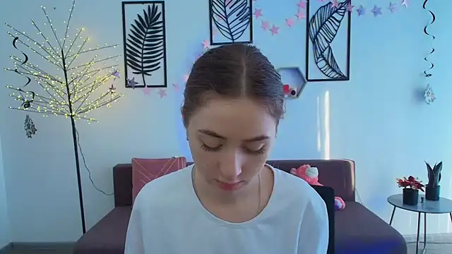 Snapshot of LilyHaart chatting on 03-23-25, 06:37 LilyHaart online show from 03-23-25, 06:37