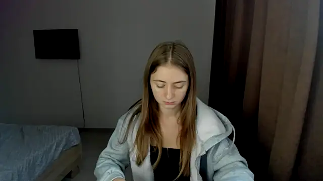 Snapshot of LilyHaart chatting on 10-04-25, 08:34 LilyHaart online show from 10-04-25, 08:34