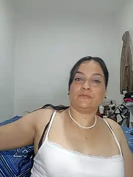 Snapshot of megan_milf79 chatting on 03-15-26, 12:38 megan milf79 online show from 03-15-26, 12:38