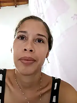 Snapshot of Sexi_girl29 chatting on 10-23-25, 02:11 Sexi girl29 online show from 10-23-25, 02:11