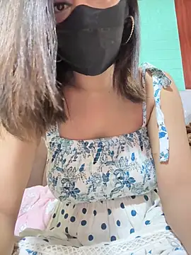 Snapshot of lustyindiancouple chatting on 10-04-25, 03:43 lustyindiancouple online show from 10-04-25, 03:43