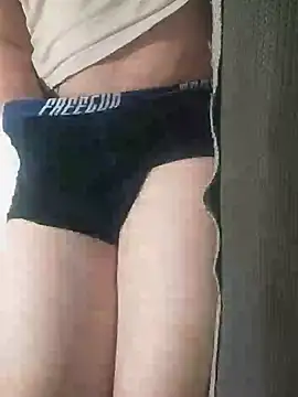 Snapshot of gui67675 chatting on 10-03-25, 10:18 gui67675 online show from 10-03-25, 10:18